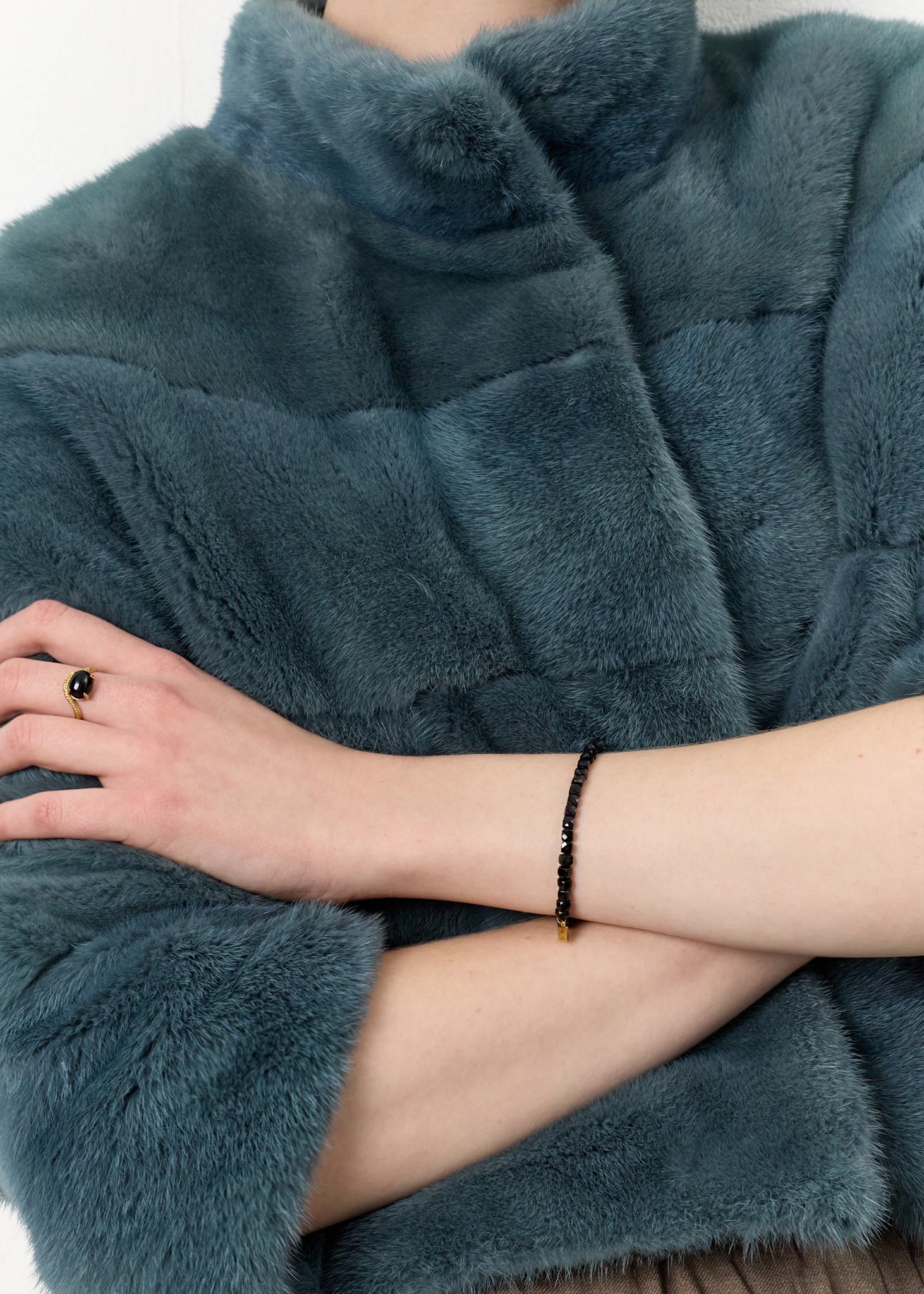 Mono armband med Svart Spinel - guldpläterad