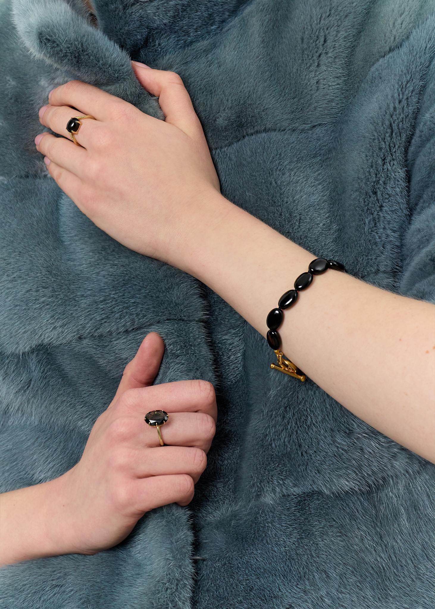 Dragee Midi armband med svart agat - guldpläterad