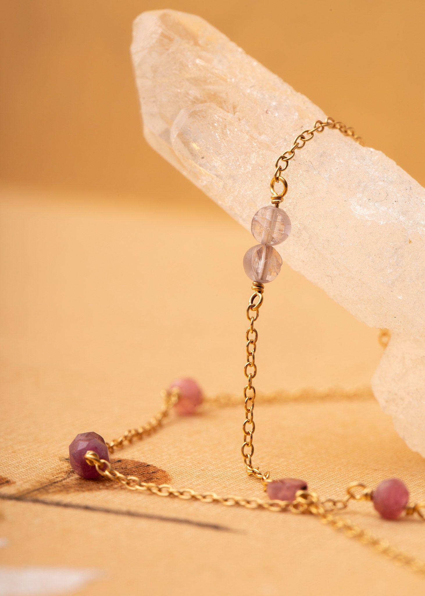 Pink spinel halskæde i guld fra carré Jewellery 