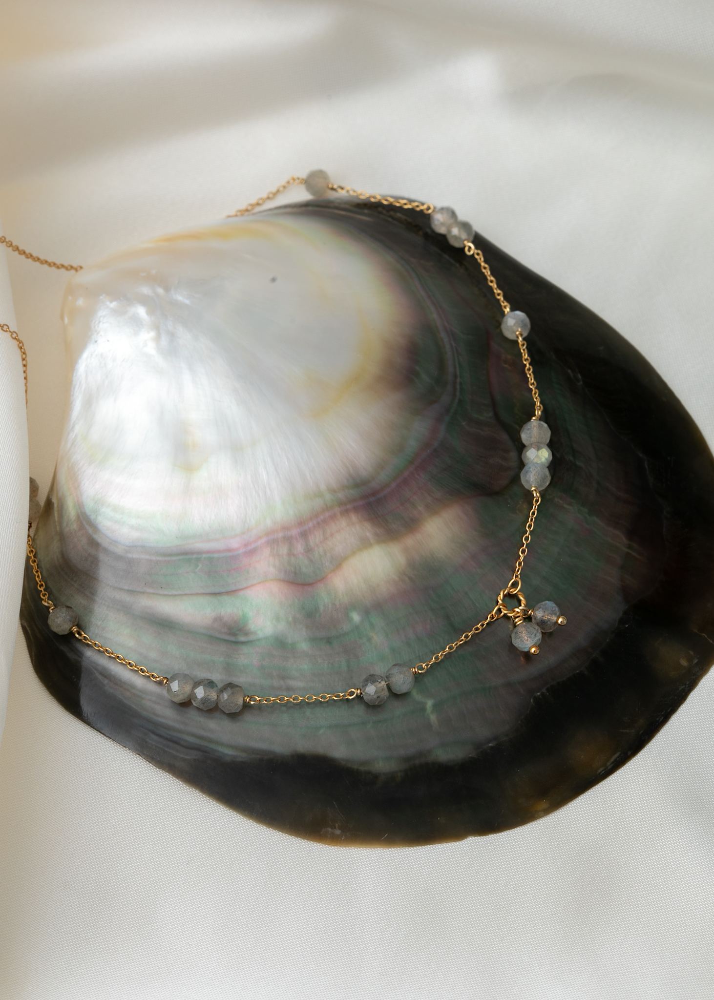 Eiffel halsband med labradorit - guldpläterad