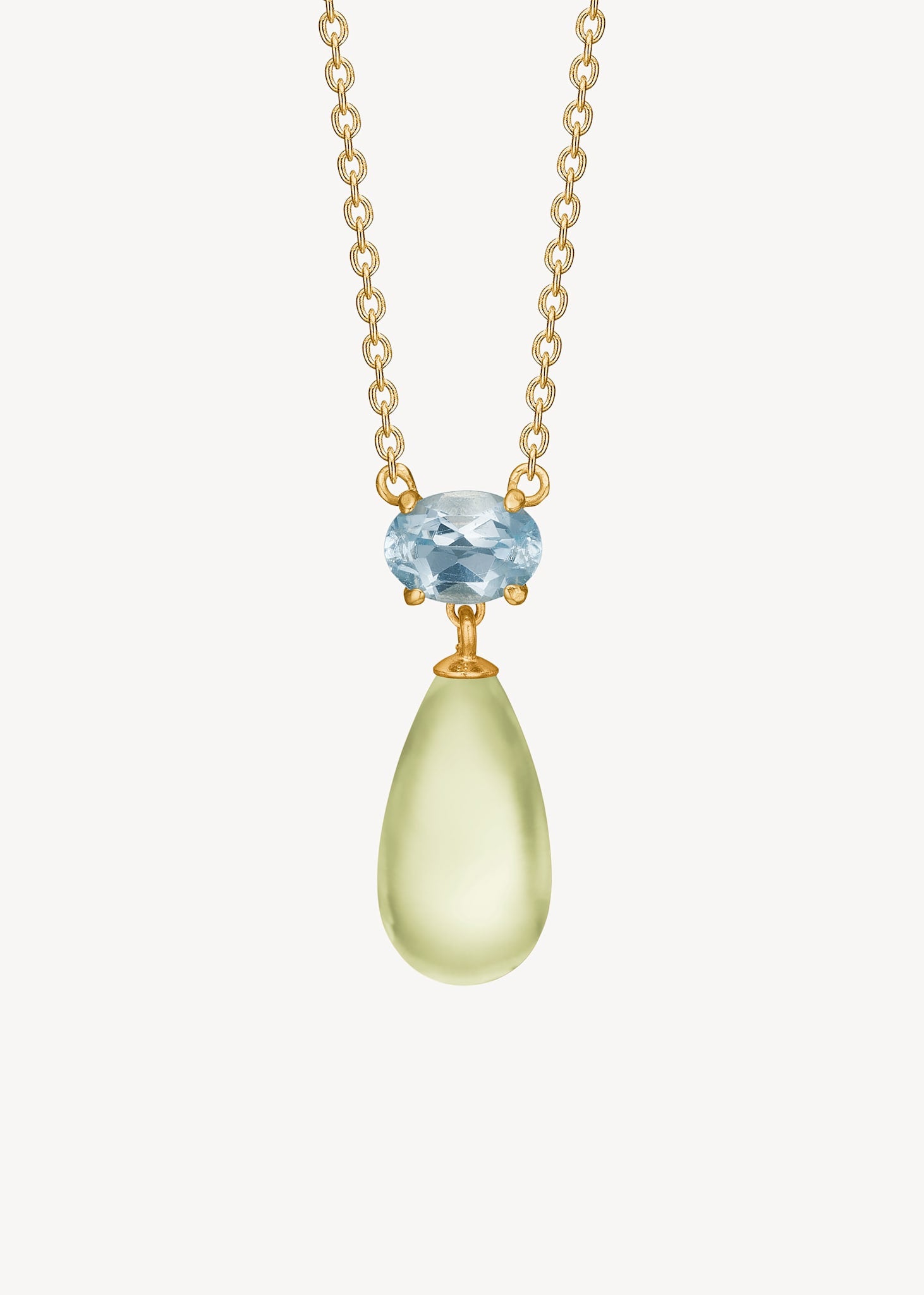 Smuk halskæde med dråbe i guldbelagt sterling sølv fra carré jewellery på en delikat ankerkæde med en blå topas ædelsten og en elegant dråbe af grøn Lemon Kvarts ædelsten