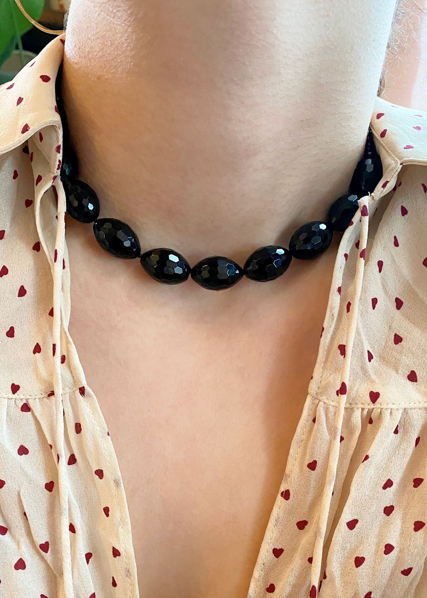 Edith halsband med svart agat och svart spinell - guldpläterad