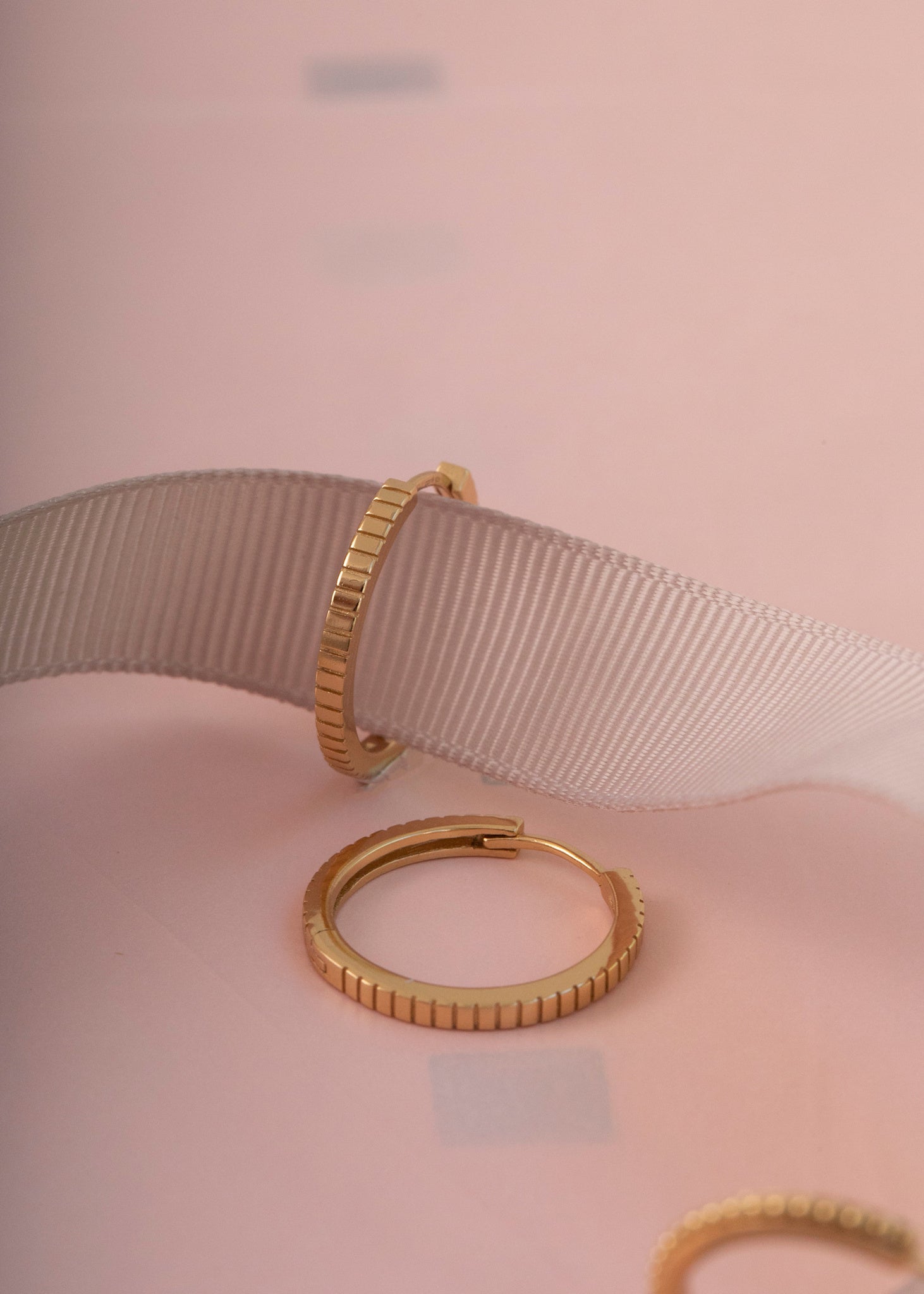 Pinstripe hoop 2 cm - guldpläterad