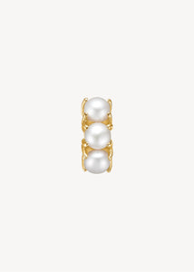 Gem hoops fra carré jewellery i guldbelagt sølv med hvide runde ferskvandsperler