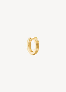 Huggie hoop til charms i guldbelagt sterling sølv til mænd og kvinder med nålestriber, perfekt gave til hende og gave til ham, design dine egne øreringe hos Carré jewellery 