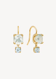 Korte øreringe i guldbelagt sterling sølv fra carré jewellery med facetslebet blå topas og grønne prasiolit ædelsten