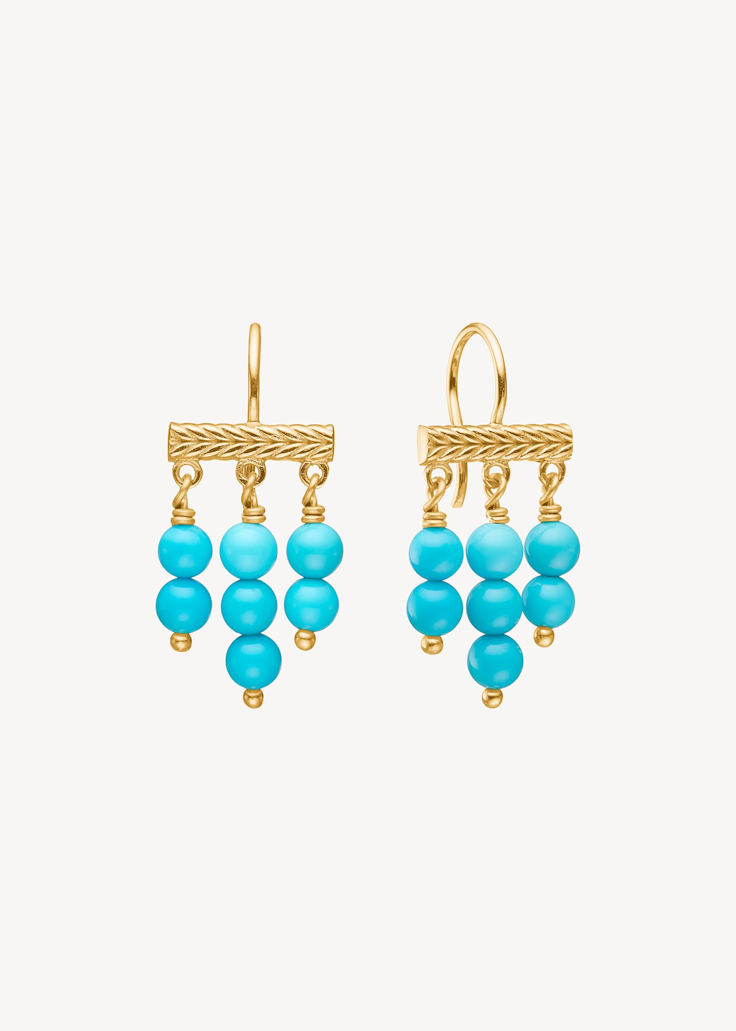 Lange hængeøreringe i guld til sommer med tre rækker af blå turkis ædelsten til ham og hende, perfekt gave til hende og smykket til sommerferien