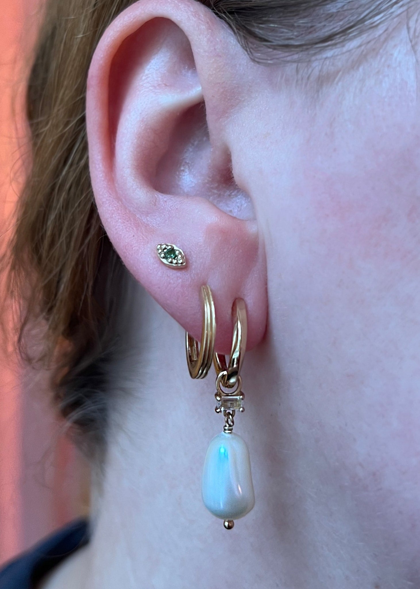 Takumi berlock med Pärla och vit Topas 1 stk - guldpläterad