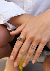 Lana ring med Grå Månsten - guldpläterad