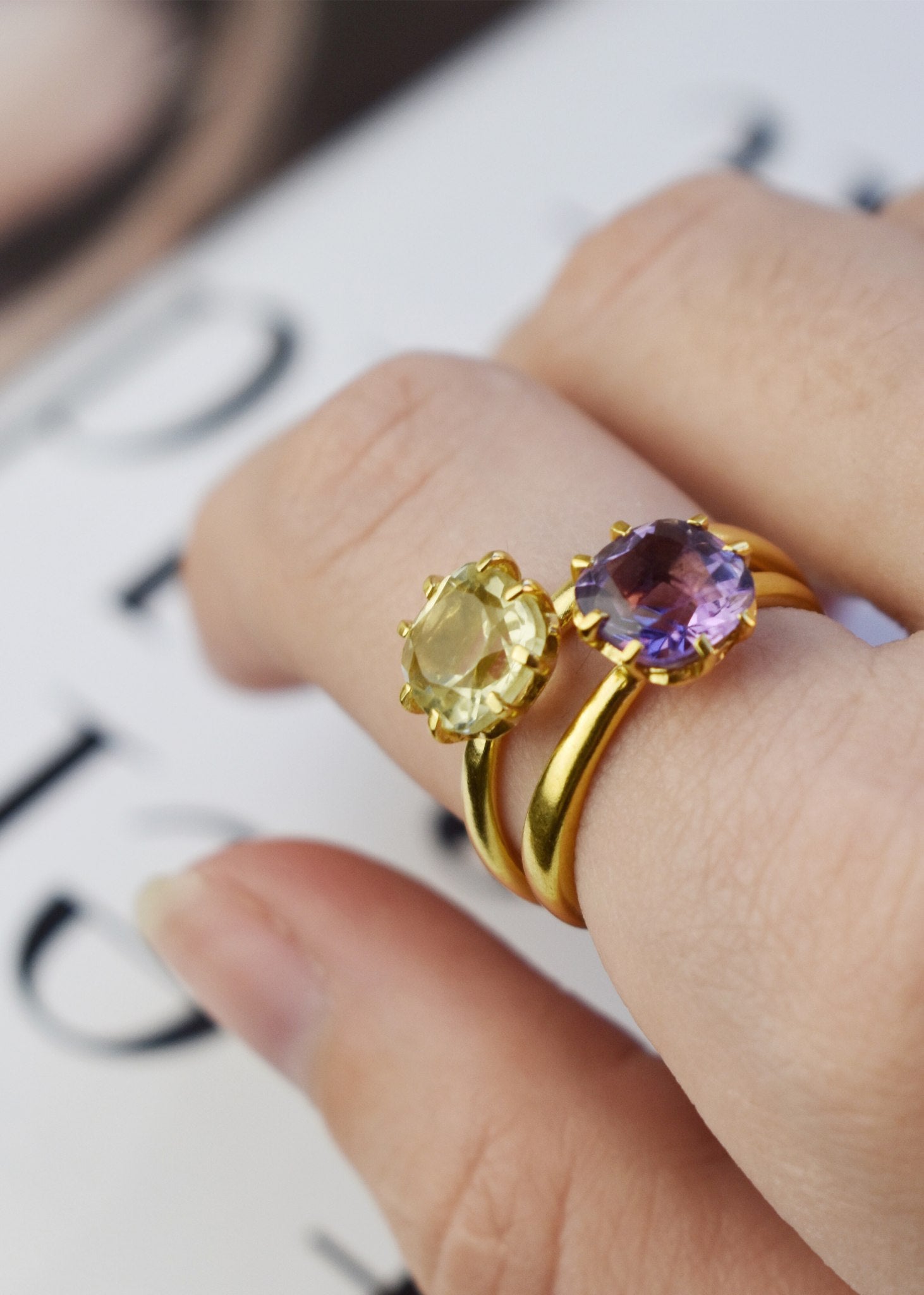 Cushion ring med citronkvarts - guldpläterad