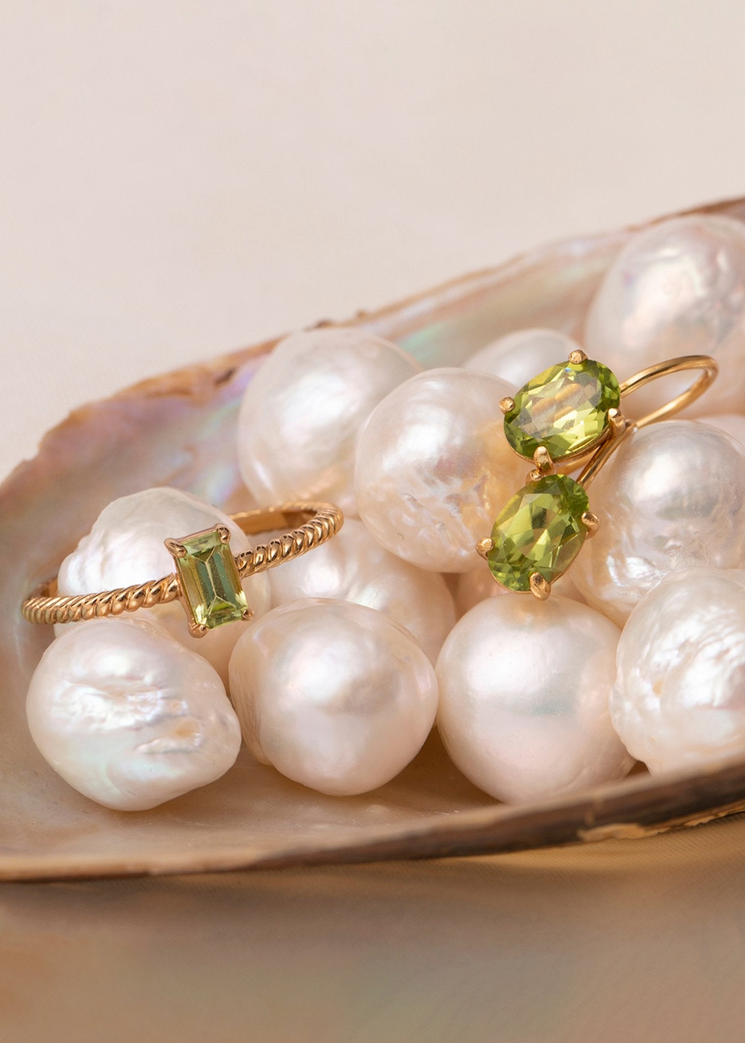Alaia-ring med peridot - guldpläterad