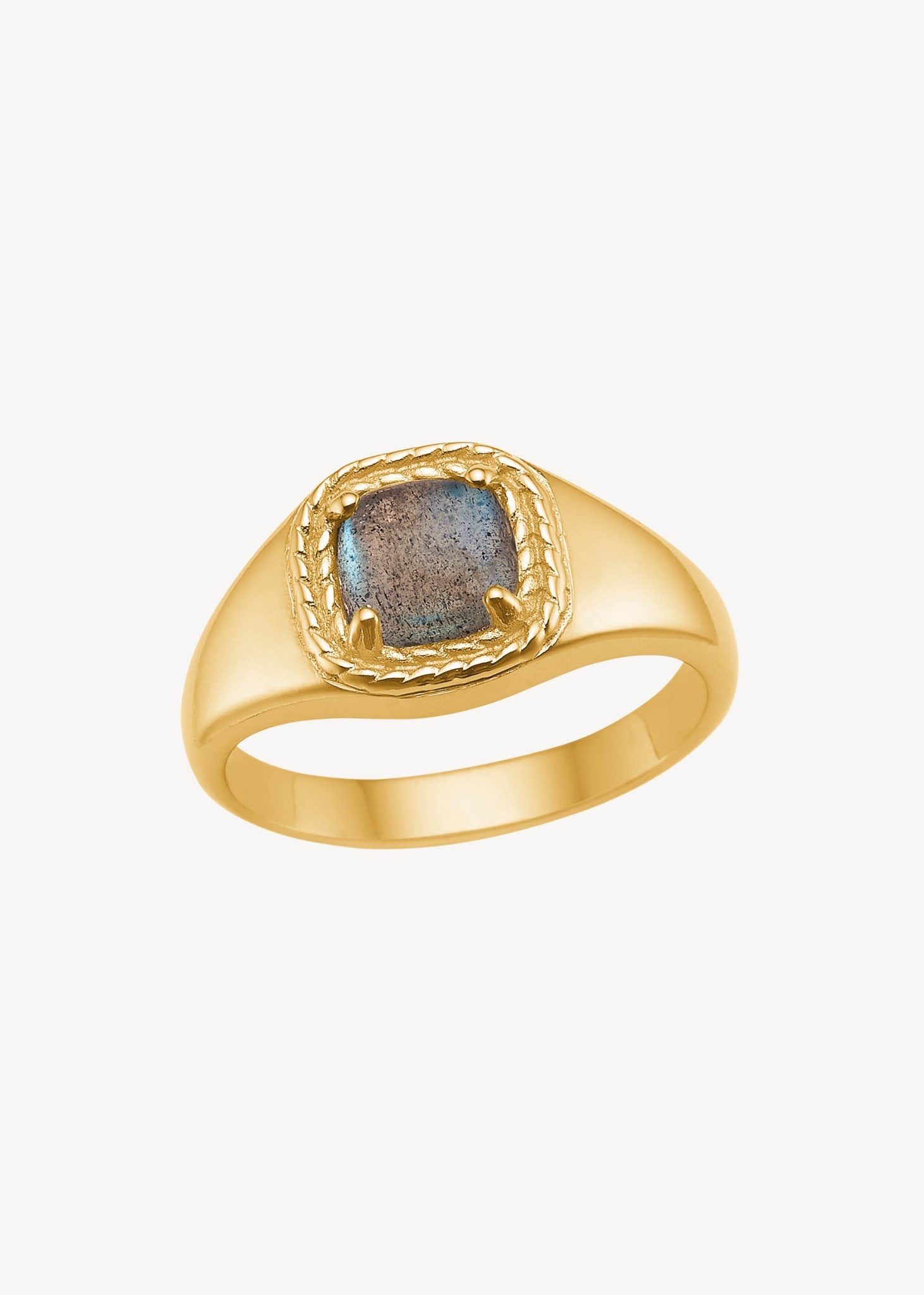 18k guldbelagt sterling sølv Signét ring fra Carré Jewellery i chunky stil sat med en grå labradorit ædelsten