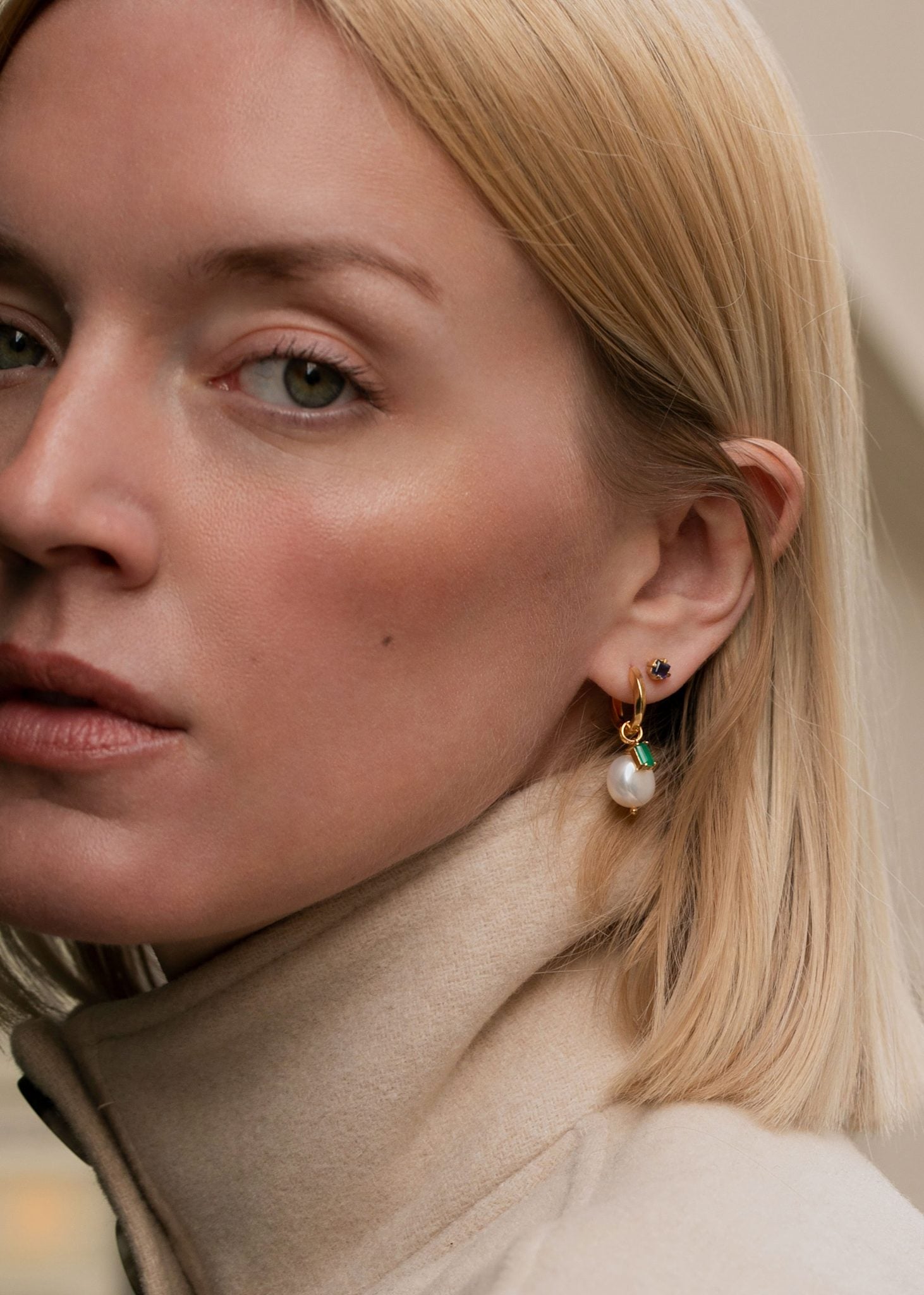 Nina örhängen med iolit - guldpläterad