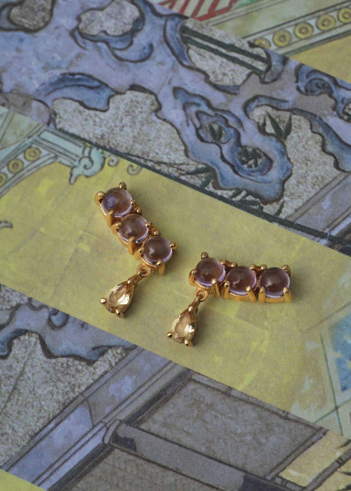 Leoni örhängen med ametist och champagnekvarts - guldpläterad