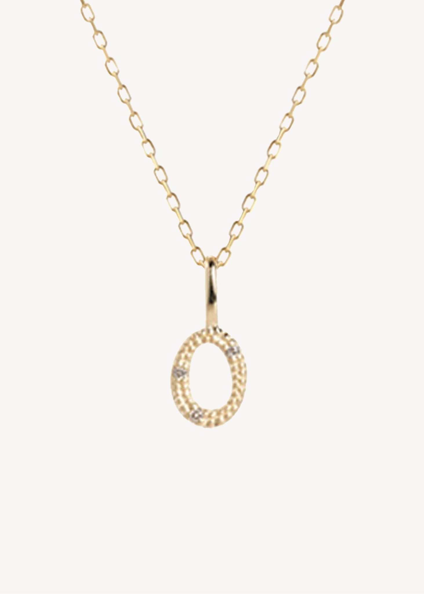 Bogstavsvedhæng til halskæder og armbånd i ægte 10 karat guld med bogstavet O sat med tre diamanter, perfekt gave til hende, dåbsgave og gave til mor