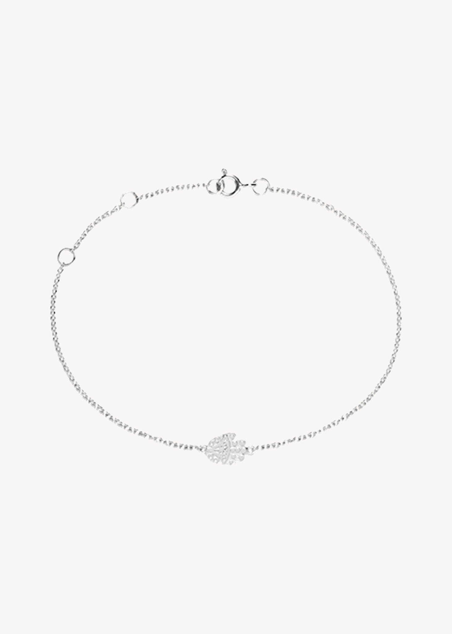 spirituelt sølv armbånd i sterling sølv med hamsas hånd symbol, der beskytter bæreren på tilbud
