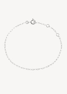 Delikat garland armbånd fra carré jewellery i 925 sterling sølv med 1x1 tynde figaro viklinger led,  smuk gave til hende og ham 