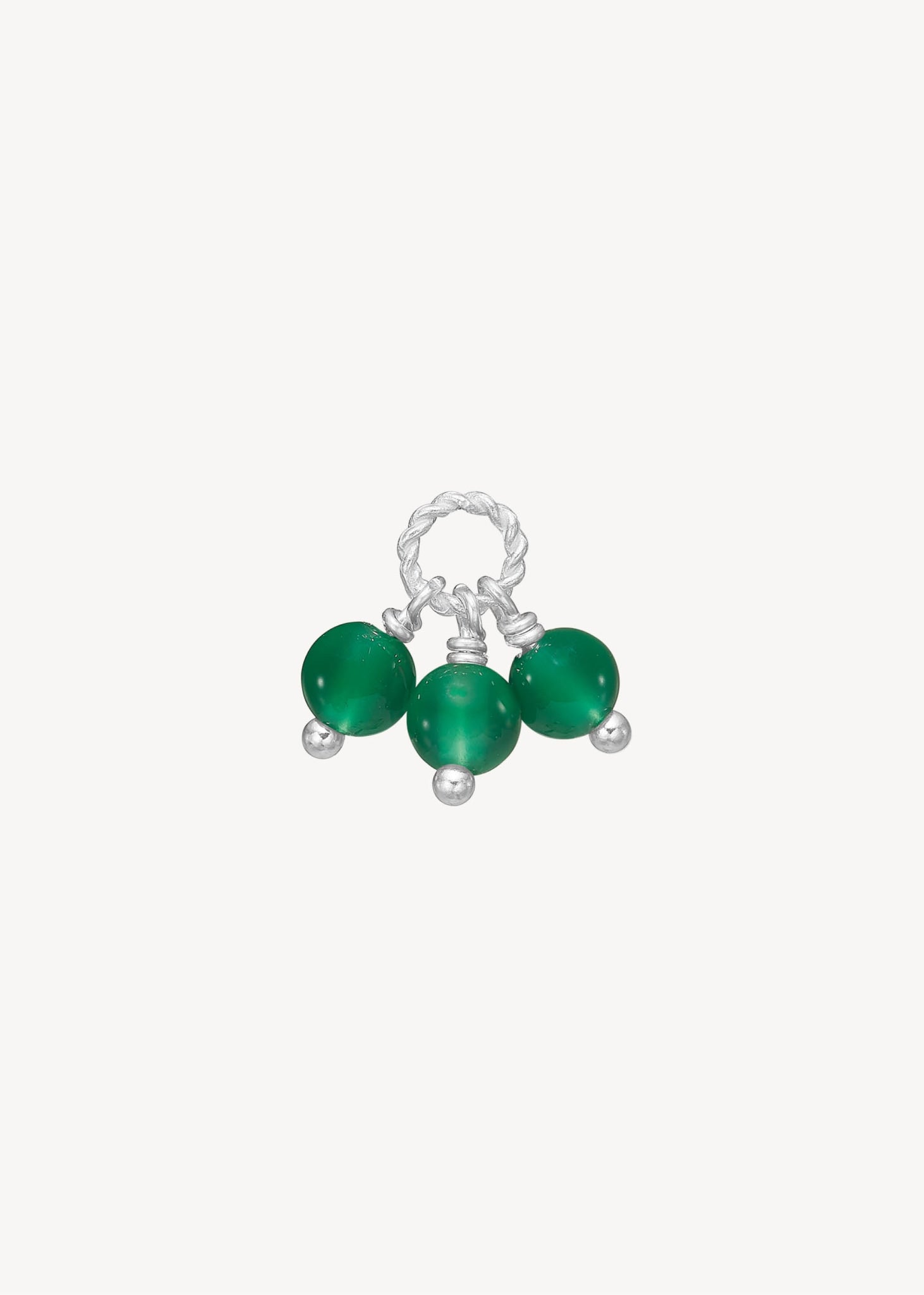 sterling sølv charm til hoops og halskæder sat med tre grønne agat ædelsten fra carré jewellery