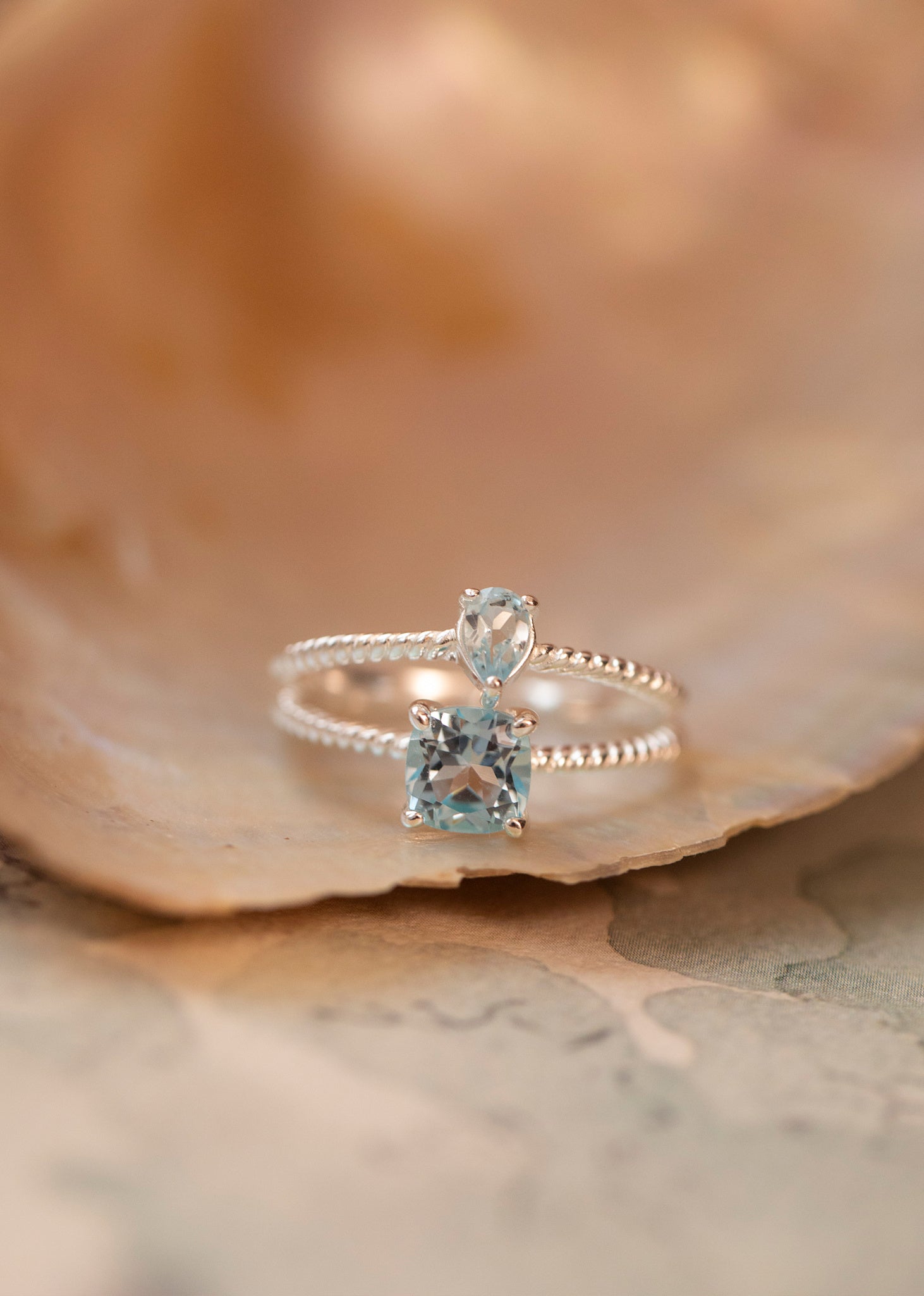 Aqua ring med blå topas - silver