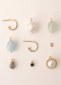 Hoops og charms i ægte 10 karat guld fra carré jewellery med ædelsten 