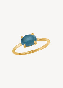 Ring i 10 karat ægte guld med drejet ringskinne med marts' fødselssten, blå akvamarin, perfekt ring med fødselssten til hende og ham i guld 