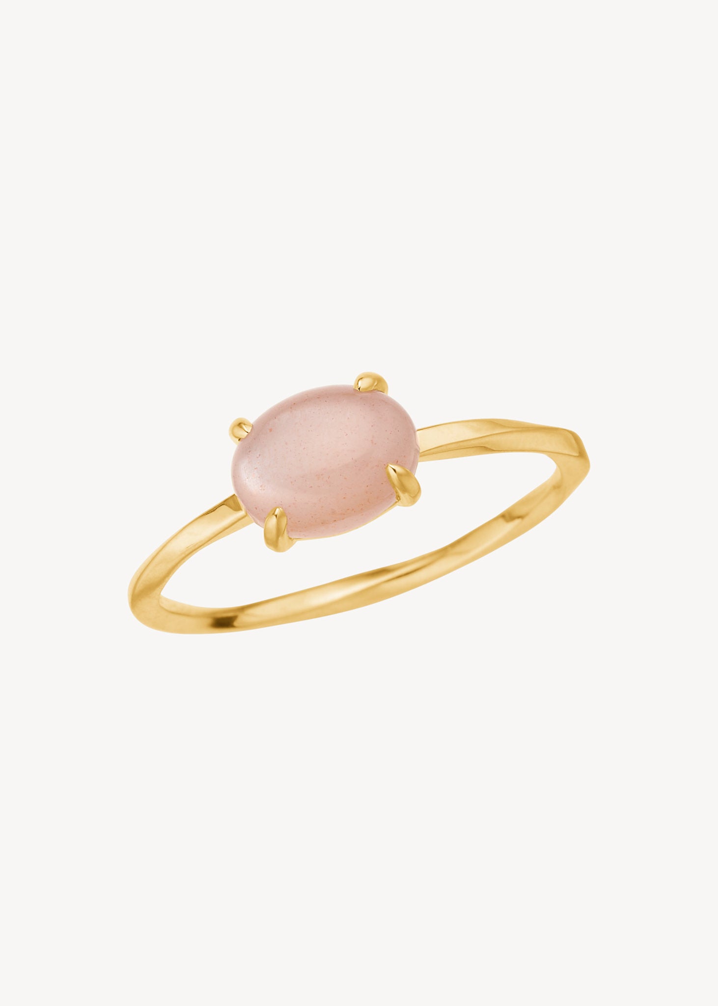 Sand månesten ring i ægte 10 karat guld med junis fødselssten, en cabochonslebet ferskenfarven månesten ædelsten, perfekt ring med fødselssten i guld til hende og gaven til mors dag
