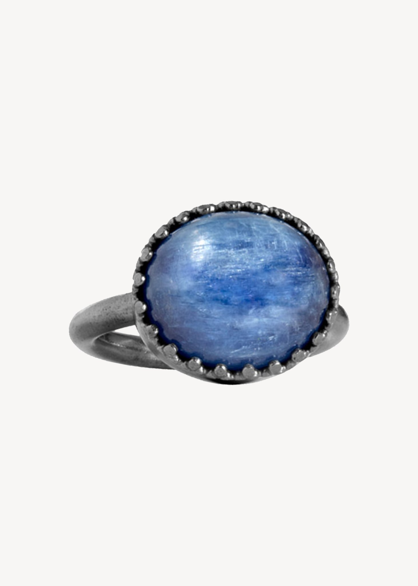 Ceos ring med kyanit - oxiderat silver
