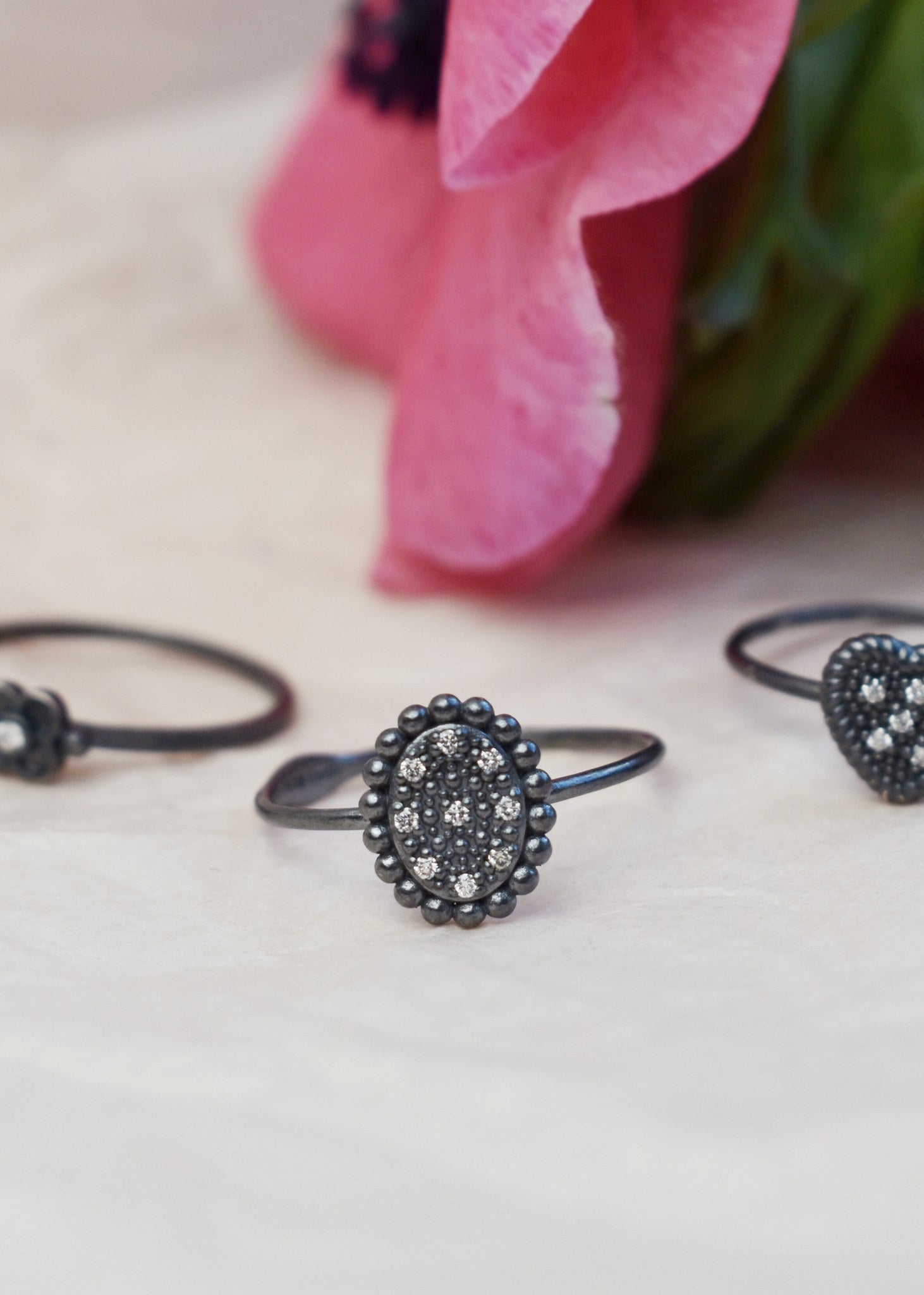 Elanor ring med diamant - oxiderat silver