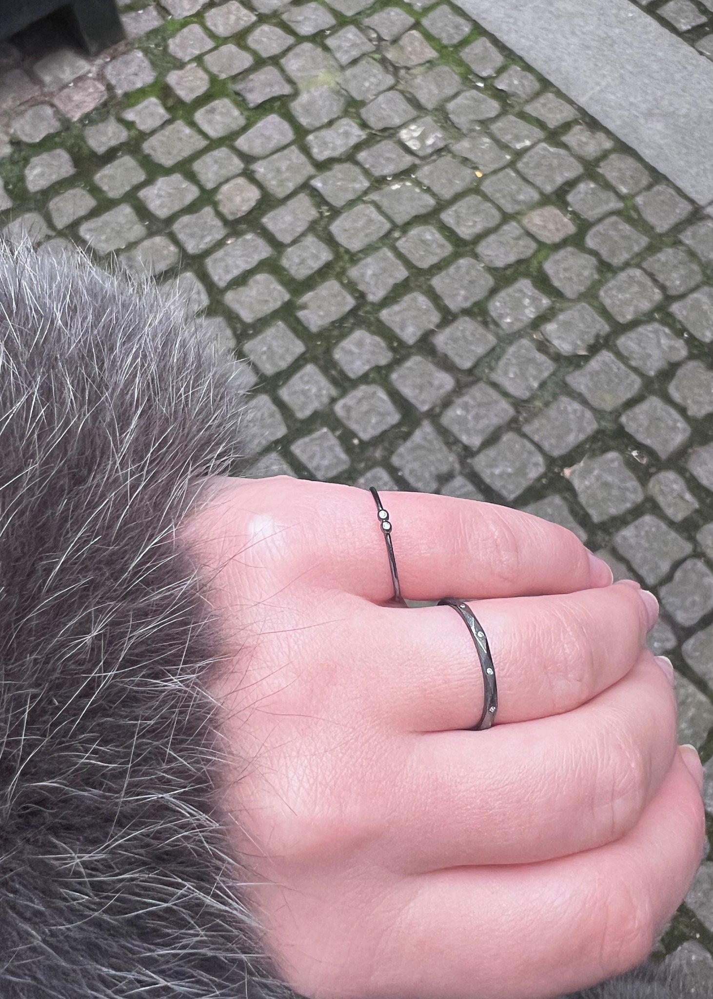 Helena ring med diamant - oxiderat silver