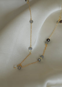 Eiffel halsband med labradorit, gyllene rutilkvarts och rökkvarts - guldpläterad